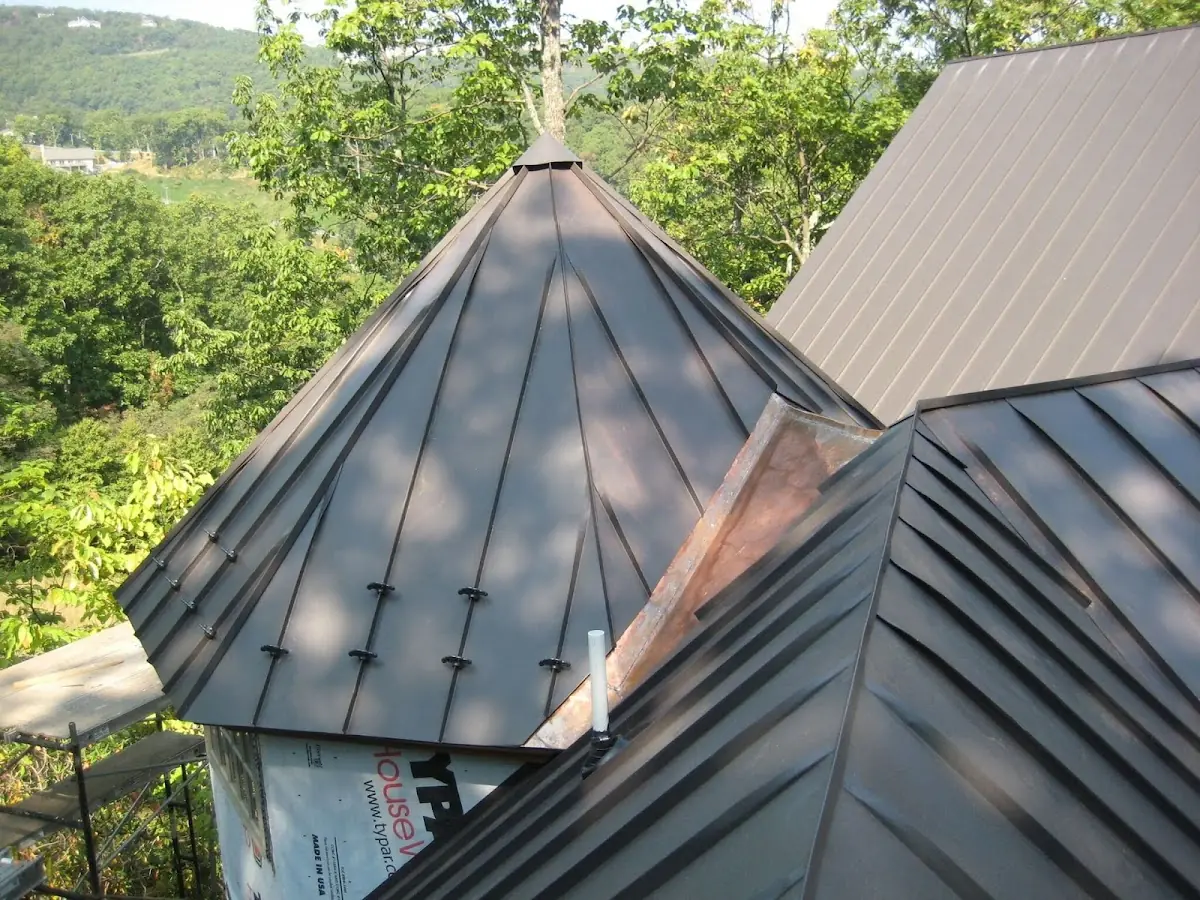 Professional Roof Tarp Installation by Craftsman Roofing in Greater Groves